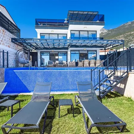Kamile Sultan Deniz Manzarali Jakuzili Villa