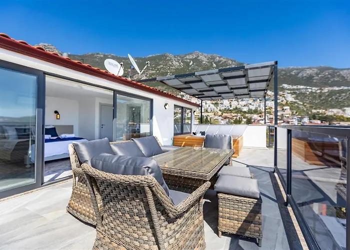 Kamile Sultan Deniz Manzarali Jakuzili * Kalkan