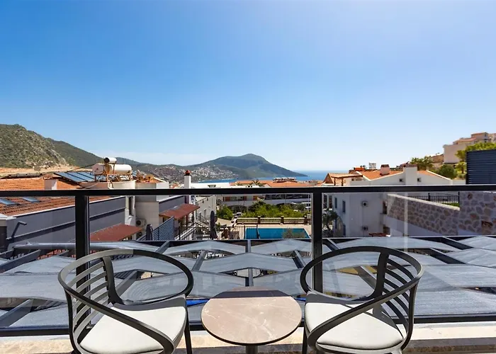 Kamile Sultan Deniz Manzarali Jakuzili Villa