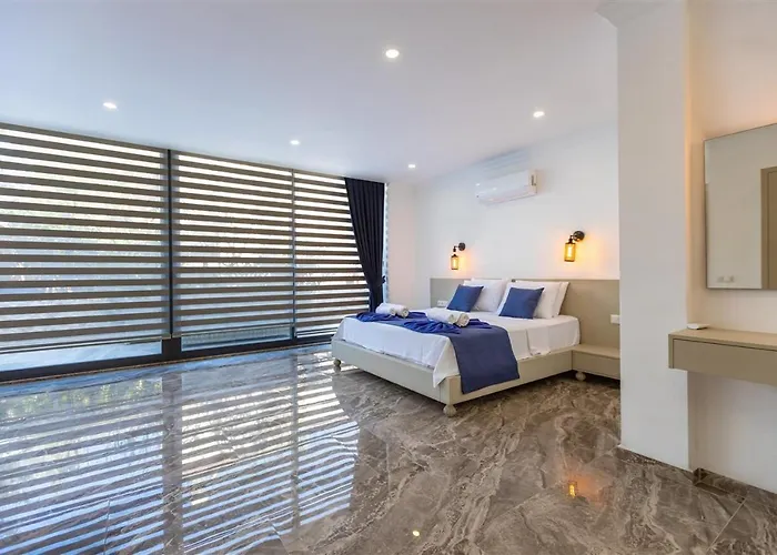 Kamile Sultan Deniz Manzarali Jakuzili Villa