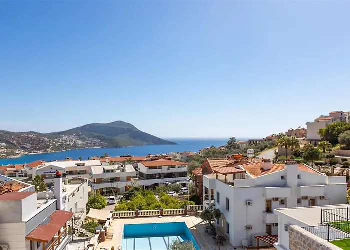 Kamile Sultan Deniz Manzarali Jakuzili Kalkan