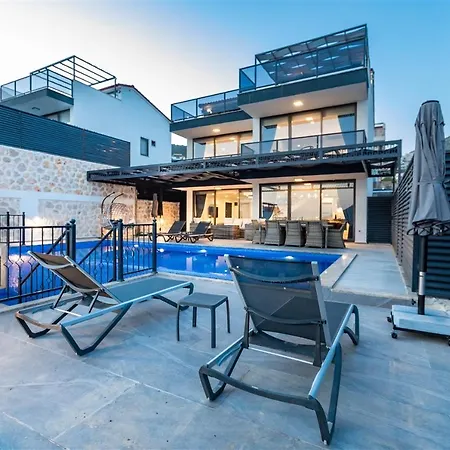 Kamile Sultan Deniz Manzarali Jakuzili Villa Kalkan
