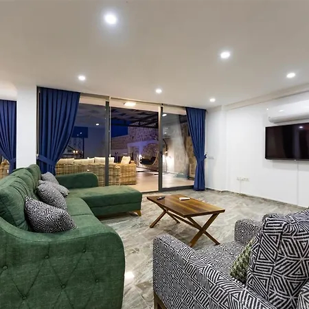Kamile Sultan Deniz Manzarali Jakuzili Villa *