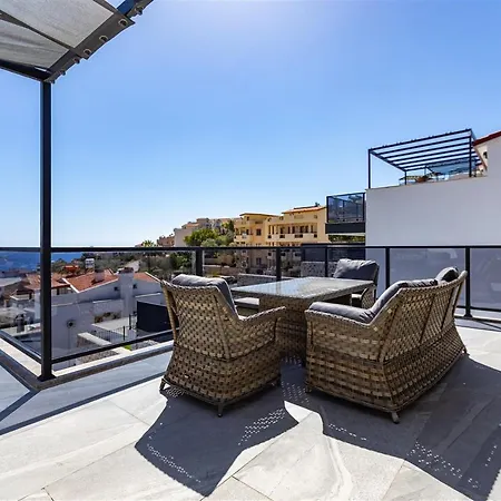 Kamile Sultan Deniz Manzarali Jakuzili Villa Kalkan