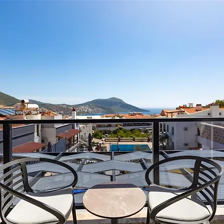 Kamile Sultan Deniz Manzarali Jakuzili Villa