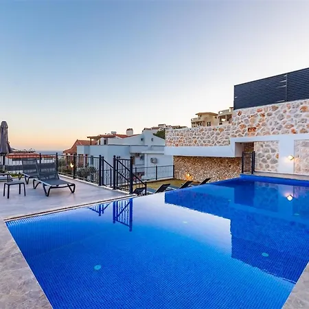 Kamile Sultan Deniz Manzarali Jakuzili Villa