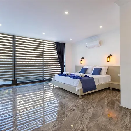 Kamile Sultan Deniz Manzarali Jakuzili Villa