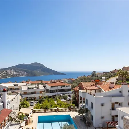 Kamile Sultan Deniz Manzarali Jakuzili Kalkan