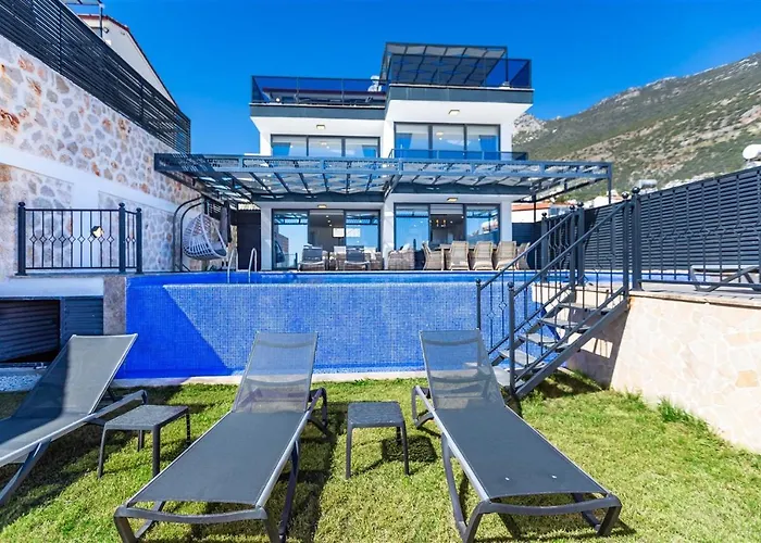 Kamile Sultan Deniz Manzaralı Jakuzili Villa