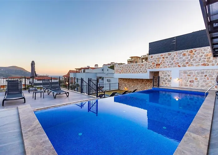 Kamile Sultan Deniz Manzarali Jakuzili Villa