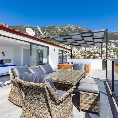 Kamile Sultan Deniz Manzarali Jakuzili * Kalkan